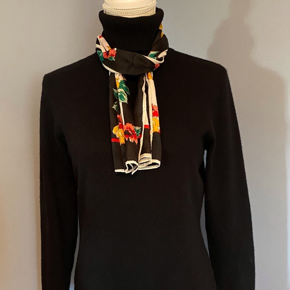 Classy Rectangular Scarf - Picture 6 of 7